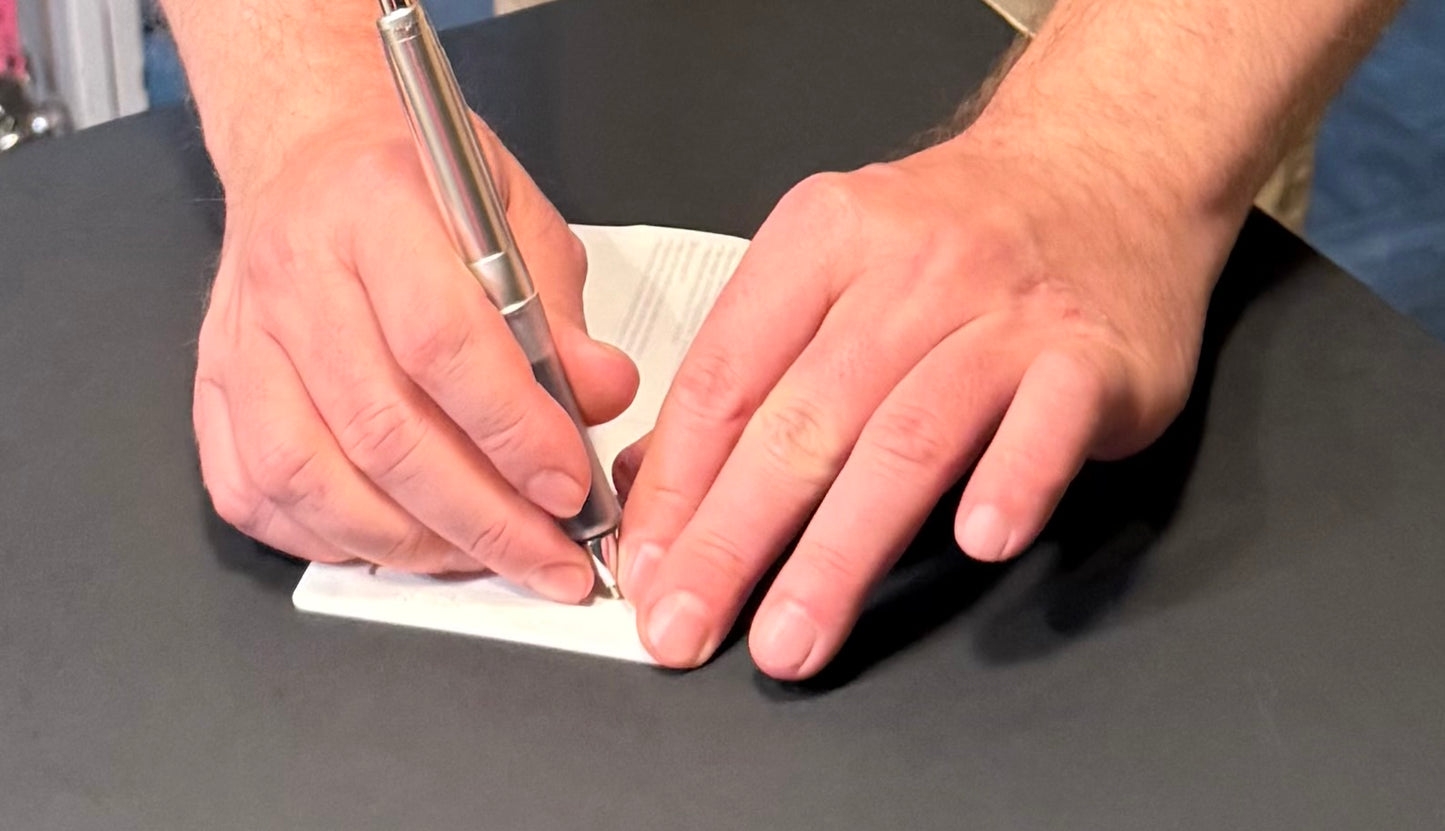 Signature guide to sign documents for blind and visually impaired people